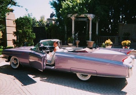 kendall jenner Kendall Jenner Car, Carros Vintage, Old Vintage Cars, Cars Vintage, Sport Automobile, Cadillac Eldorado, Classy Cars, Pretty Cars, Classic Cars Vintage