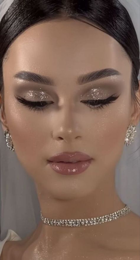 Quinceanera Makeup, Pageant Makeup, Silver Makeup, Hollywood Makeup, Prom Eye Makeup, Prom Makeup Looks, Formal Makeup, Makijaż Smokey Eye, Stunning Makeup