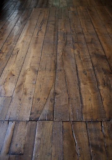 Old Wood Floors, Rustic Wood Floors, Wooden Floorboards, Rustic Flooring, Wooden Floor, Timber Flooring, Decoration Inspiration, House Flooring, Old Wood