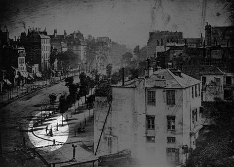 First Photo with a human - 1838 First Photograph Ever Taken, Louis Daguerre, Photos Rares, Vintage Foto's, Old Paris, History Of Photography, Theodore Roosevelt, Photographs Of People, Paris Photo