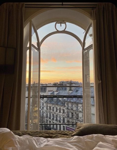 l'art imite la réalité on Twitter: "Window views from around the world… " Paris Dream, Paris Vibes, Fotografi Vintage, Paris Aesthetic, City Aesthetic, Pretty Places, Travel Aesthetic, The View, Future House