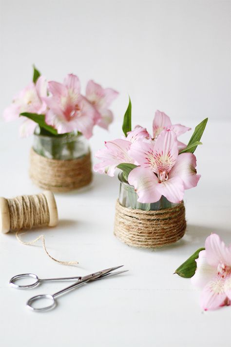 Flowers Vase Ideas, Twine Flowers, Baby Jars, Baby Food Jar Crafts, Crafts With Glass Jars, Twine Diy, Vase Ideas, Rustic Wedding Table Decor, Flowers Vase