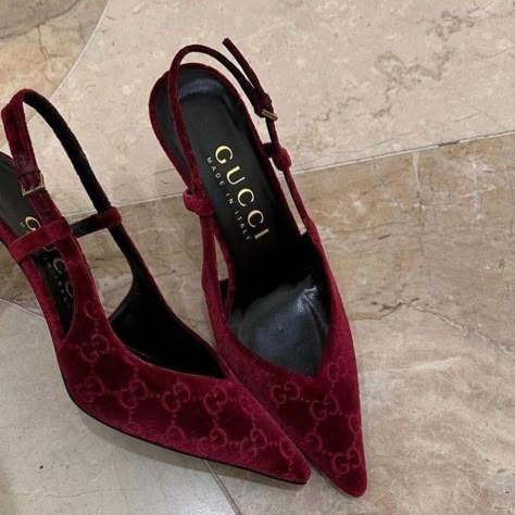 Fancy Heels, Heels Aesthetic, Gucci Heels, Shoes Heels Classy, Velvet Heels, Vintage Heels, Fancy Shoes, Hype Shoes, Girly Shoes