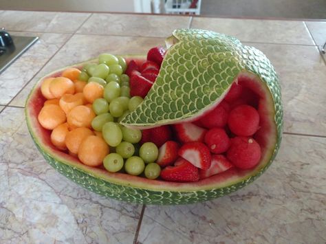 Mermaid watermelon fruit bowl Mermaid Watermelon, Watermelon Mermaid, Mermaid Fruit Ideas, Mermaid Fruit, Mermaid Fruit Platter, Under The Sea Watermelon, Mermaid Watermelon Carving, Mermaid Fruit Tray, Mermaid Watermelon Fruit Bowl