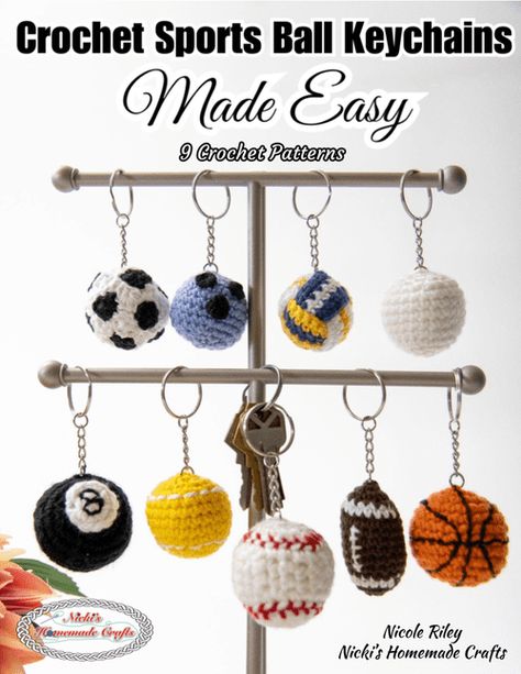 Crochet Golf Ball, Sports Crochet Patterns, Crochet Gift For Boys, Crochet Sports Patterns Free, Crochet Football Keychain Pattern Free, Crochet Keychain For Boyfriend, Crochet Keychains For Boys, Crochet Ideas Keychain, Crochet Baseball Keychain Pattern Free