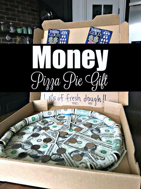 Money Pizza, Pie Gifts, Red Wine Gravy, Pizza Gifts, Small Pizza, Pizza Cake, Creative Money Gifts, Birthday Money, Pizza Boxes