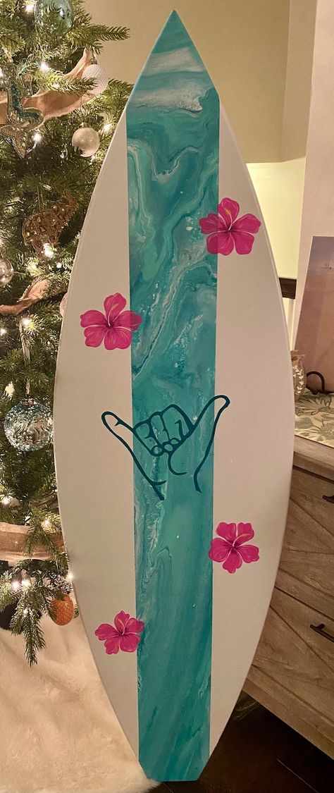 Wake Surf Boards, Diy Surfboard Painting, Hand Painted Surfboard, Surf Board Painting On Canvas, Cute Surfboard Designs, Surf Board Ideas, Mini Surfboard Decor, Surfboard Painting Ideas, Surfboard Painting On Canvas