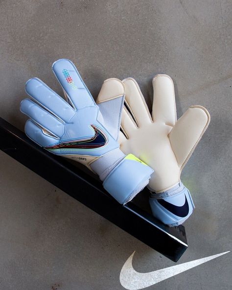 Gk Gloves, Goalkeeper Gloves, Soccer Cleats, Football Boots, Barcelona, Gloves, Soccer, Football, Nike