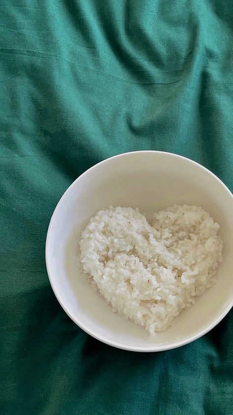 Rice Aesthetic White, White Rice Aesthetic, Rice Dishes Aesthetic, Rice Aesthetic Food, Rice Aesthetics, Cumcore Food, Rice Aesthetic, Shirataki Rice, Cheesy Rice