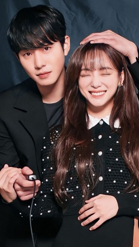 Paul Ahn Hyo-seop & Kim Se-jeong (🎥 Business Proposal: Kang Tae-moo & Shin Ha-ri) 👩🏻‍❤️‍👨🏻 HaTae couple WALLPAPER Business Proposal Kdrama, Estilo Zendaya, A Business Proposal, Asian Couple, Drama Tv Shows, Ahn Hyo Seop, Jimin Funny, Cute Couple Outfits, Kim Sejeong