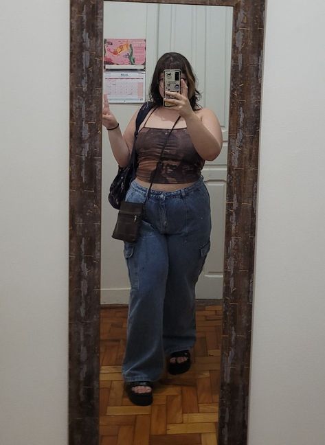 ig @kuroro666666 Outfit Ideas Jeans Aesthetic, Y2k Clothes Plus Size, Y2k Jeans Plus Size, Y2k For Plus Size, Y2k Aesthetic Plus Size, Y2k On Plus Size, Y2k Style Plus Size, Outfit Ideas For Plus Size Women Casual, Y2k Outfit Midsize