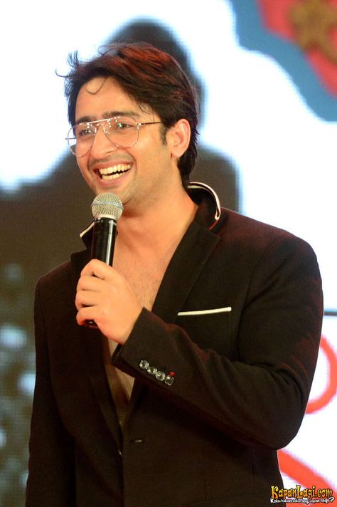 Shaheer Sheikh Saheer Sheikh, Shaheer Sheikh, Vase Crafts, Missing You So Much, Prince Charming, Cute Love Songs, Tv Stars, My Crush, Asian Men