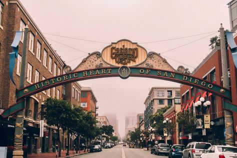 72 Hours in Downtown San Diego with Kids | Gas Lamp Quarter #simplywander #sandiego #california #gaslampquarter San Diego With Kids, Old Town San Diego, San Diego Restaurants, Coronado Island, Sandiego California, Gas Lamp, Downtown San Diego, San Diego Zoo, Balboa Park