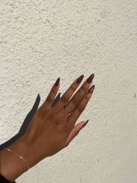 Fall Nails Brown And Orange, Nails Inspo Black Women, Plain Brown Nails, Brown Nails On Black Women, Almond Nails Fall Colors, Almond Brown Nails, Nail Designs For Black Women, Almond Nails Brown, Fall Nails Black Women