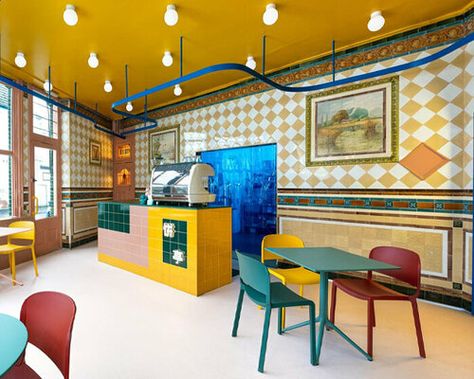 ramoprimo forms curved yellow walls within theatrical pastry shop in beijing Colourful Store Design, Store Color Design, Colorful Cafe Design, Colourful Shop Interior, Cute Cafe Interior, Colourful Cafe, Funky Cafe, Colorful Coffee Shop, Chinese Cafe