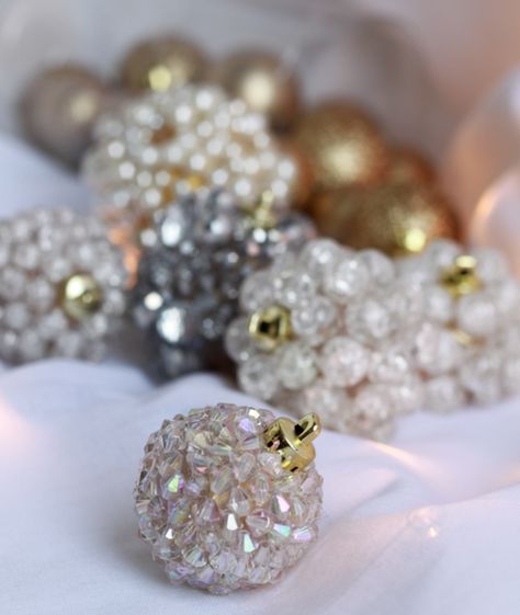 DIY: Jeweled Ornaments |do it yourself divas Jeweled Ornaments, Jewel Ornaments, Pearl Ornaments, Jeweled Christmas, Pearls Diy, Beaded Christmas Ornaments, Christmas Bead, Christmas Ornament Crafts, Beaded Ornaments