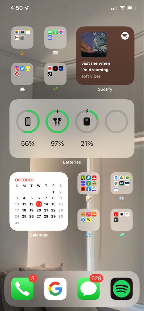 Iphone Wallpaper For Ios 16, Organization Ideas For Iphone Apps, Organization Ideas For Iphone, Iphone Aesthetics Layout, Apple Screen Ideas, New Ios 16 Wallpaper Ideas, Phone Layout Ideas Iphone, Ios16 Homescreen Ideas Aesthetic, Clean Homescreen Layout