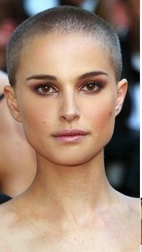 natalie portman. Shaving Head Bald, Bald Look, Shaved Head Women, Shave My Head, Bald Girl, Bald Hair, Bald Women, Shaved Head, Buzz Cut