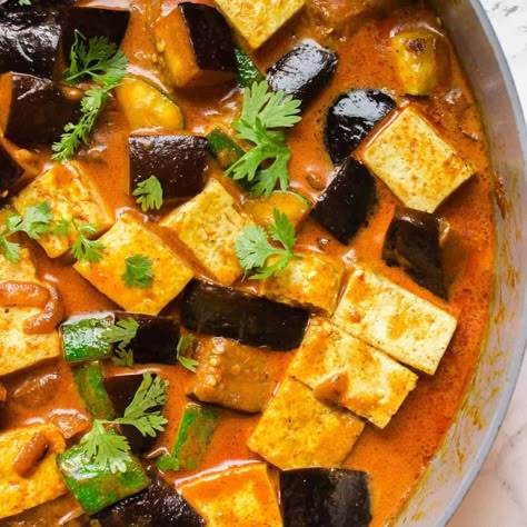 Curry With Eggplant, Chicken Breast Instant Pot, Thai Eggplant, Red Curry Recipe, Butternut Squash Curry, Zucchini Aubergine, Lavender Macarons, Vegan Curry Recipes, Eggplant Curry