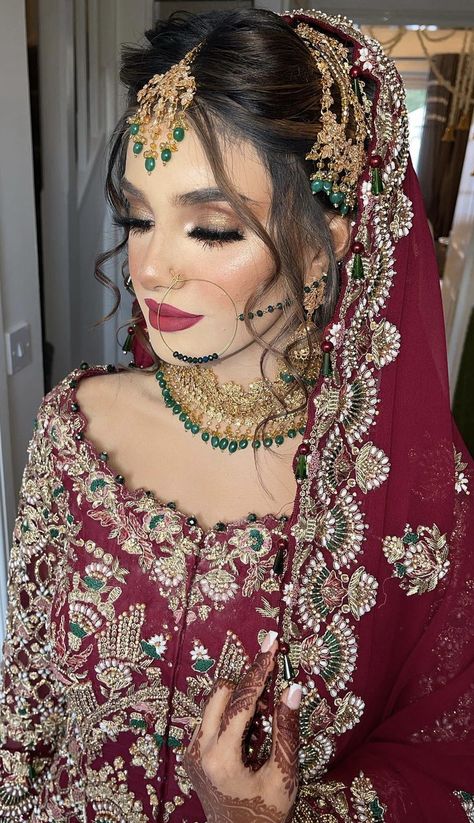 Baraat Bride Hairstyles, Barat Hairstyles For Bride, Barat Bridal Hairstyle, Baraat Bridal Makeup, Baraat Makeup Look, Bridal Hairstyles Pakistani, Desi Bridal Hairstyles, Bride Hairstyles Pakistani, Baraat Hairstyles