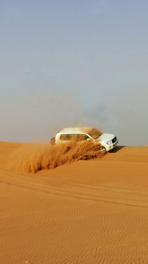 Sand drive 4x4 car in the desert Habibi Come To Dubai, Desert Drive, Sand Skiing, Safari Jeep, 4x4 Car, Dubai Tourism, Dubai Desert Safari, Desert Aesthetic, Desert Safari Dubai