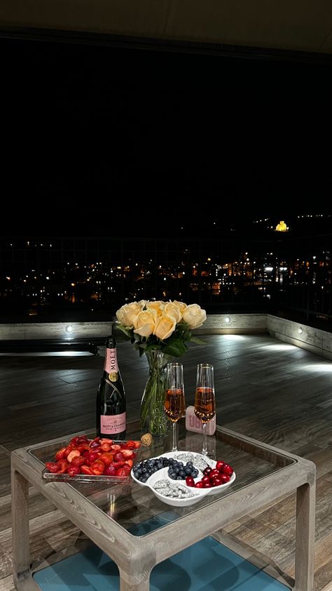 Champagne And Strawberries, Moët & Chandon Aesthetic, Rose Champagne Aesthetic, Moet Champagne Aesthetic, Strawberry And Champagne, Champagne Aesthetic, Moet Rose, Don Perignon, Dinner Date Aesthetic