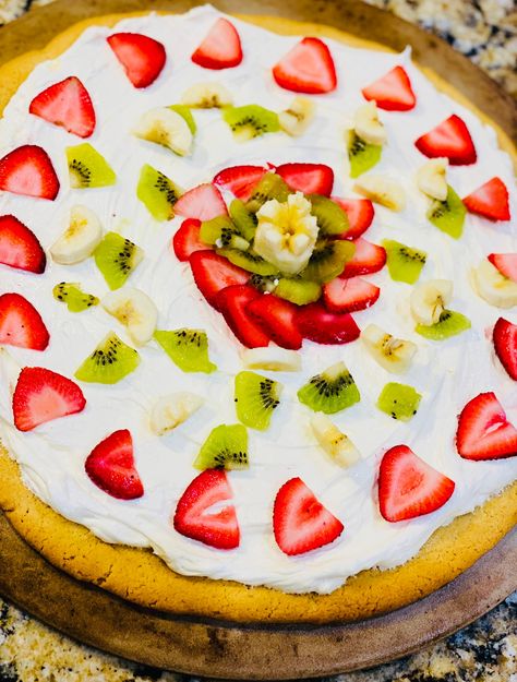 Fruit Pizza with Whipped Cream Cheese Frosting Fruit Pizza With Cream Cheese And Cool Whip, Fruit Pizza With Cool Whip, Christmas Fruit Pizza, Easter Fruit Pizza, Fruit Pizza With Cream Cheese, Cream Cheese Fruit Pizza, Best Fruit Pizza, Fruit Pizza Topping, Cream Cheese And Cool Whip