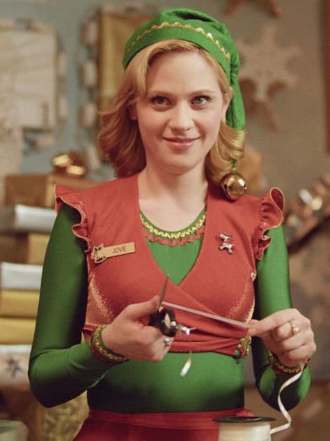 Jovie #Elf love that name                                                                                                                                                                                 More Natal, Zooey Deschanel Elf, Jovie Elf, Elf Film, Female Movie Characters, Elf 2003, Elf The Musical, Christmas Movie Characters, Elf Kostüm