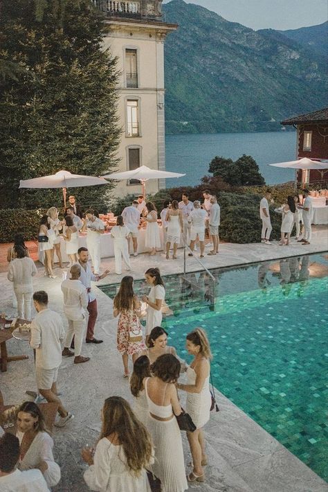 The beginning of a 3 day Lake Como wedding weekend with a beautiful all white rehearsal dinner White Rehearsal Dinner, European Wedding Venue, Croatia Wedding, Italian Wedding Venues, Destination Wedding Italy, Amalfi Coast Wedding, Como Wedding, Wedding Itinerary, Lake Como Wedding