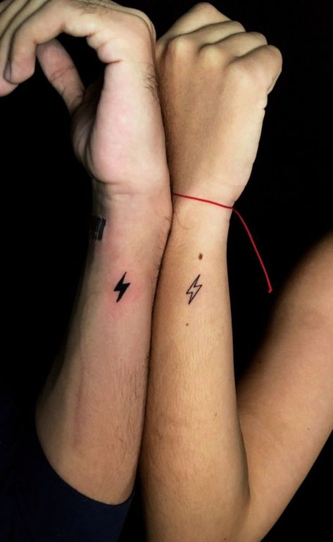 Tattoo Ideas Men And Women, Matching Finger Tattoos Brother And Sister, Matching Tattoos For Boy And Girl, Small Boy Tattoos, Sister And Brother Tattoo, Sister Brother Tattoo, Tattoo Brother And Sister, Matching Sibling Tattoos Brother Sister, Tattoo Parejas