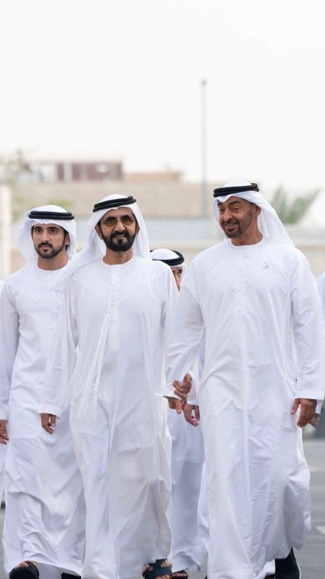 Dubai Sheikh, History Uae, Arab Dress, Prince Of Dubai, Handsome Men Quotes, Royal Family Pictures, Hamdan Fazza, Prince Mohammed, Sticker Design Inspiration