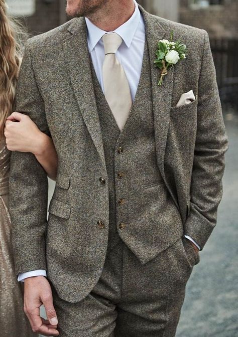 Non Traditional Wedding Attire, Wedding Attire For Groom, Tweed Groom, Brown Tweed Suit, Grey Tweed Suit, Tweed Wedding, Grey Suit Wedding, Tweed Wedding Suits, Wedding Tux