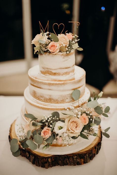 Pink Boho Wedding Cake, Bare Cake With Flowers, Spring Boho Wedding Decor, 3 Tier Wedding Cake Rustic, Southern Wedding Cake, Minimalist Wedding Cakes, Earthy Wedding Cake, Vintage Wedding Cake Designs, Wedding Cakes Spring