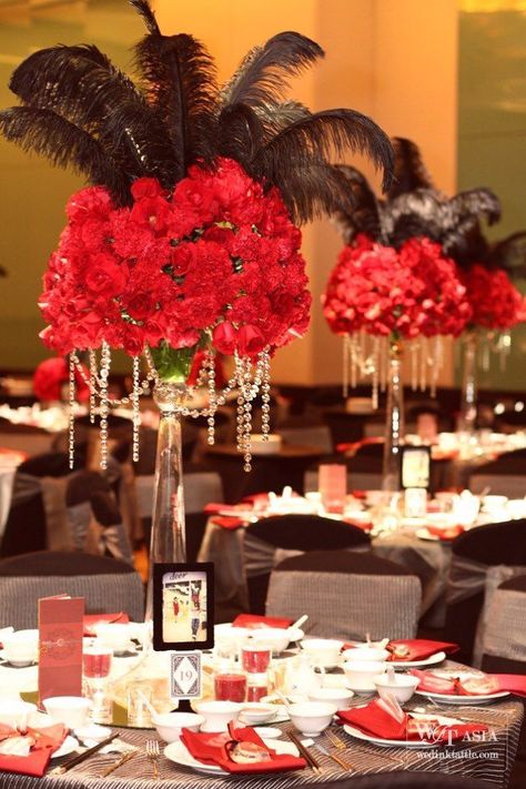 Masquerade Party Centerpieces, Wedding Decorations Elegant, Masquerade Centerpieces, Eiffel Tower Centerpiece, Batman Wedding, Masquerade Ball Party, Red Centerpieces, Pearl Centerpiece, Tower Vase