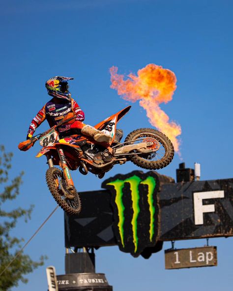 10th round of the @mxgp in pictures 🔥 Half season done and more to come. Motocross Funny, Motocross Love, Off Road Bikes, Moto Car, Airplane Fighter, Moto Cross, Motocross Bikes, Horse Quotes, Sports Bikes Motorcycles