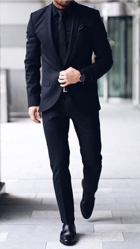 All Black Suit For Men, Black Suit For Men, Giving Speech, Terno Slim Fit, All Black Suit, Black Suit Men, Blue Suit Men, Classy Suits, Suit For Men