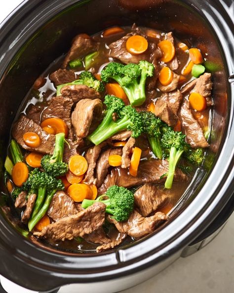 Slow Cooker Beef And Broccoli, Easy Beef And Broccoli, Beef Broccoli, Pot Recipes Healthy, Mapo Tofu, Beef And Broccoli, Crock Pot Recipes, Crockpot Recipes Beef, Heart Food