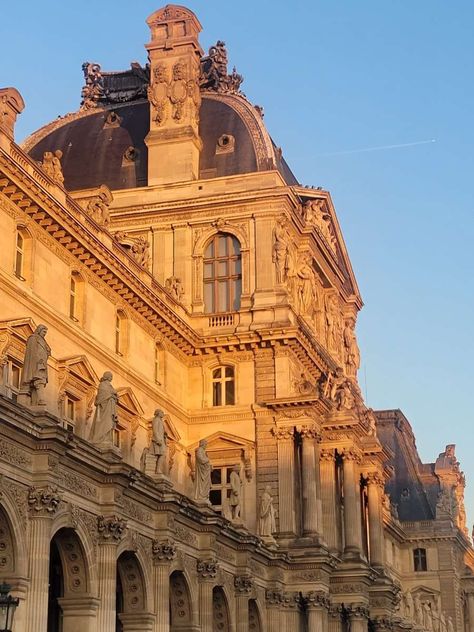 Building Aesthetic, Cream Aesthetic, Paris Aesthetic, Louvre Museum, Slow Life, Summer Dream, City Girl, My Dream Home, Golden Hour