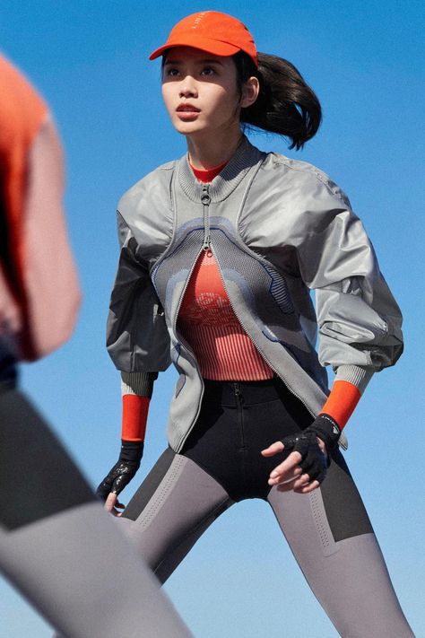 Handball, Mode Cyberpunk, Look Adidas, Adidas Stella Mccartney, Style Sportif, Cyberpunk Fashion, Futuristic Fashion, Performance Wear, Adidas By Stella Mccartney