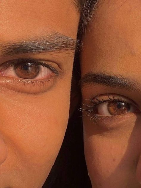 Couple Hidden Face Pics, Couple Pics With Hidden Face, Romantic Couple Photo, Couples Eyes Contact, Couples Hidden Face Pics, Couples Pics, Relationship Pics, Boyfriend Instagram, Instagram Couples