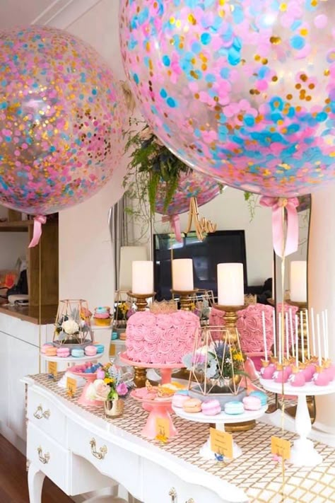 Bday Parties Ideas, Pink And Gold Birthday Party Preppy, Preppy Birthday Party Food Ideas, Preppy Sweet 16 Party, Preppy Party Decor, Preppy Birthday Decor, Preppy Birthday Party Decor, Birthday Party Inspo Aesthetic, Preppy Birthday Decorations