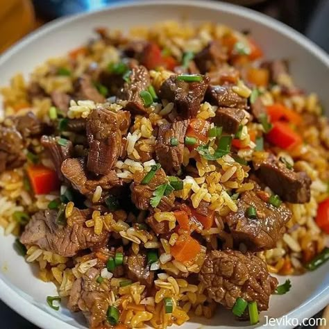 SEASONED BEEF AND RICE White Rice And Steak Recipes, Beef Food Ideas, Rice Supper Recipes, Steak Rice And Broccoli, Meals Using Stew Meat, Beef And Peppers Over Rice, Roast Beef And Rice Recipes, Slow Cooker Beef And Rice, Meal Ideas With Steak