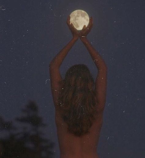 Full Moon Photos, Wild Feminine, Moon Circle, Moon Dance, Feminine Mystique, Moon Photos, Women's Circle, Moon Photography, August 25