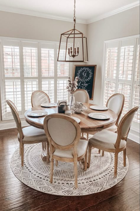 Round Table With Rug Underneath, Coastal Dining Room Round Table, Round Kitchen Rug Under Table, Round Rug Under Round Table, Round Rugs Dining Table, Round Rug Under Kitchen Table, Round Dining Table Rug, Rug Under Round Dining Table, Round Dining Table Ideas