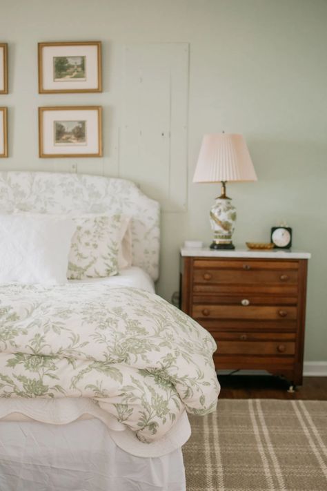 Bohemian Paint Colors Bedroom, Hollingsworth Green Benjamin Moore, Benjamin Moore Hollingsworth Green, Pale Green Bedroom, Hollingsworth Green, Bedroom Organization Tips, Bedroom Fixtures, Light Green Bedrooms, Bedroom 2022