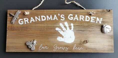 Garden Sign Diy, Scrabble Tile Wall Art, Diy Gifts For Mothers, Branches Diy, Real Rose Petals, Felt Roses, Grandmas Garden, Kid Projects, Tile Wall Art