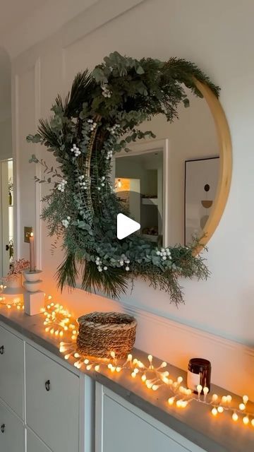 My House This Month on Instagram: "@littlehouseinlondon here with this amazing christmas hack by @the_house_acc for those of you that don’t have a mantel or just want to pretty up your mirror this festive season. Isn’t it fab? 

Robyn @the_house_acc says:
‘I don’t have a fireplace mantle and I’m always so envious of the gorgeous Christmas ones I see, so my half mirror display is my substitute 👆🏽All the Christmas smells as you walk through the door ‘😍👃🏻🌲🌿

Wreath was @hobbycrafthq 
Hooks @command 

#myhousethismonth 

#sharemystyle #interior125 #interior123 #inspire_me_home_decor #interior4all #rockmystyleblog #homeideas #fixerupper #doerupper #interiorblink #yourinteriorinspiration #paintedbrick #designmyspace #interiordesign #HomeDecor #myinspiringinterior @myinspiringinterior  #so Wreath Around Mirror, Christmas Half Wreath, Decorating Round Mirror For Christmas, Round Mirror Garland, Half Wreath Christmas, Mirror Wreath Decor, Decorating A Round Mirror For Christmas, Wreath On Mirror Ideas, Circle Mirror Christmas Decor