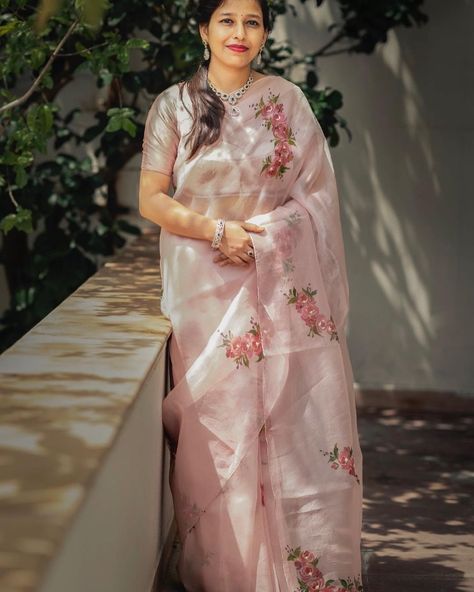 MUKSWETA on Instagram: “Client ❤️ Handpainted and hand embroidered organza silk saree For any queries whatsapp on 7727935573 #brides #bridetobe #bridesmaids…” Couture, Kajol Saree, Bridesmaid Sarees, Asian Couture, Floral Sarees, Reception Saree, Peach Saree, Bridesmaid Saree, Organza Lehenga