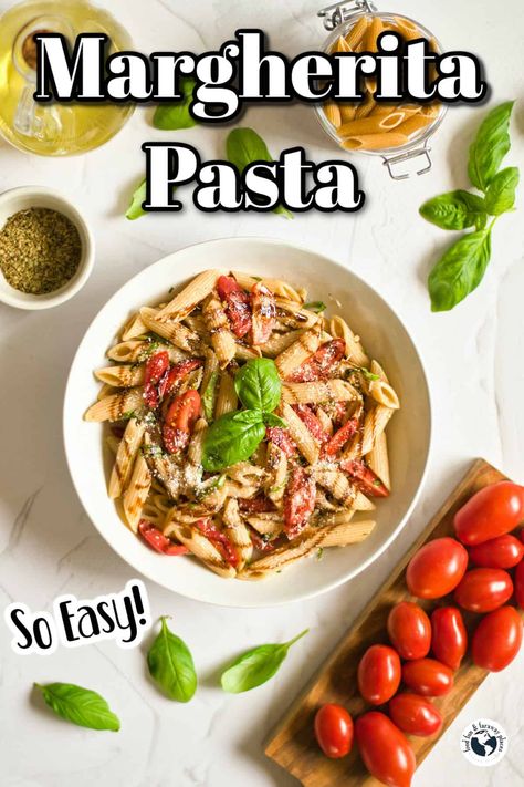 This easy Margherita Pasta recipe is so easy to make! The only thing that you cook is the pasta, so it's ready in minutes! The base for the delicious tomato sauce is fresh tomatoes and basil. So good! Margherita Pasta, Vegan Parmesan Cheese, Sauce Pasta, Vegan Burger, Yummy Pasta Recipes, Vegan Parmesan, Gluten Free Pasta, Fresh Pasta, Fresh Mozzarella