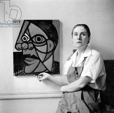 Dora Maar in front of her 1937 portrait by Pablo Picasso, c.1947 (b/w photo) Dora Maar Picasso, Picasso Pictures, Pablo Picasso Drawings, Picasso Drawing, Pablo Picasso Art, Dora Maar, Art Rules, Picasso Paintings, Picasso Art